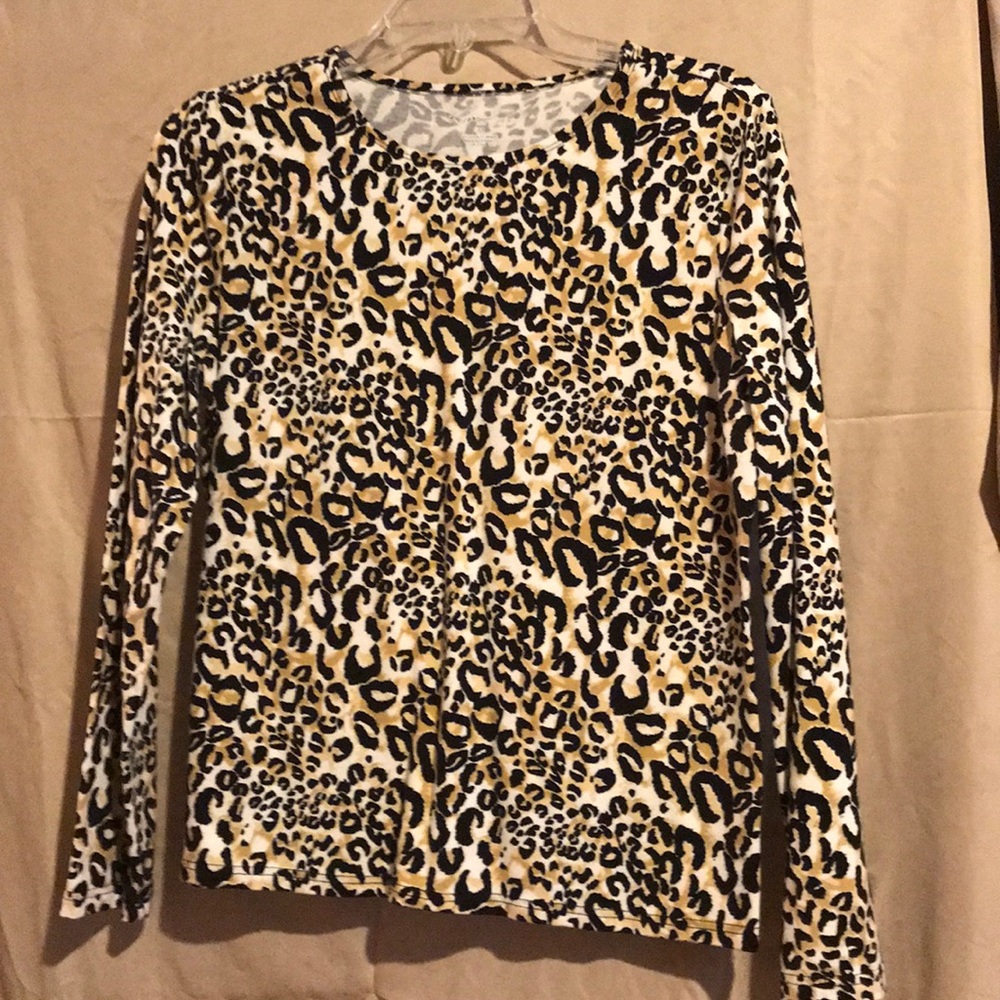 Long sleeved tee top